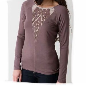 BKE ladies long sleeve top. Deep taupe color. Size Small
